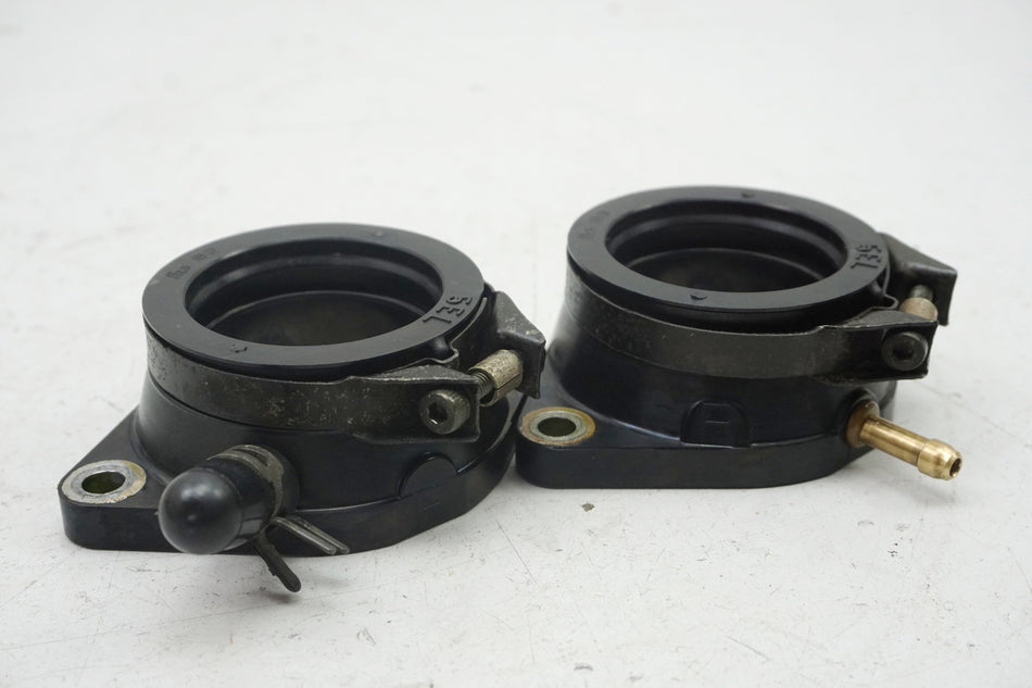 YAMAHA XVS 1100 VP05 DRAG STAR Manguitos de admisión de goma para motor - Par