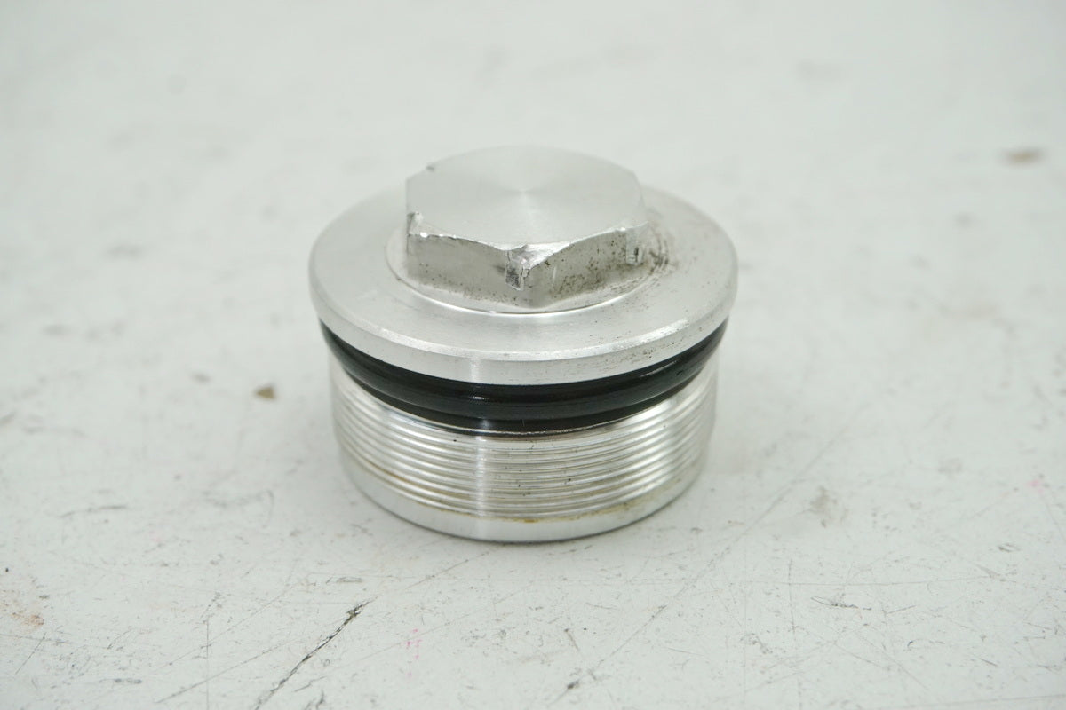 YAMAHA XVS 1100 VP05 DRAG STAR Fork Cap Plug