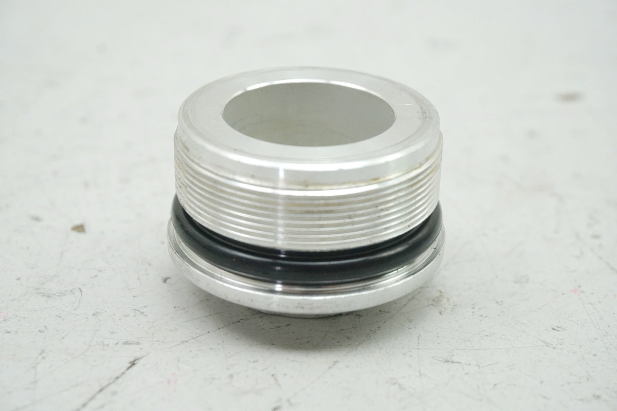 YAMAHA XVS 1100 VP05 DRAG STAR Fork Cap Plug