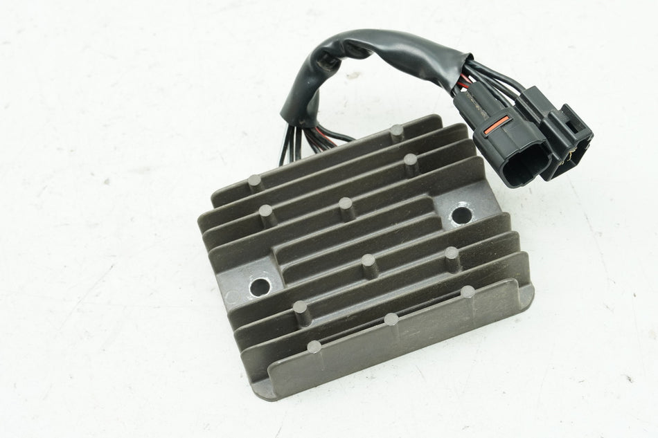 SUZUKI VZ 800 AF MARAUDER Regulador de carga original Regulador Rectificador 32800-41F11
