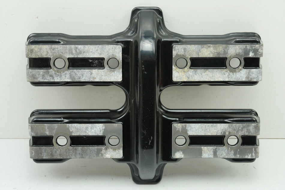 YAMAHA VMX-12 VMAX 1200 2WE Valve Cover II Cylinder Head Cover Engine Cover
