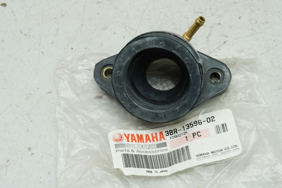 YAMAHA XV535 original Ansaugstutzen Verbindung Vergaser 2 3BR-13596-02 - NEU
