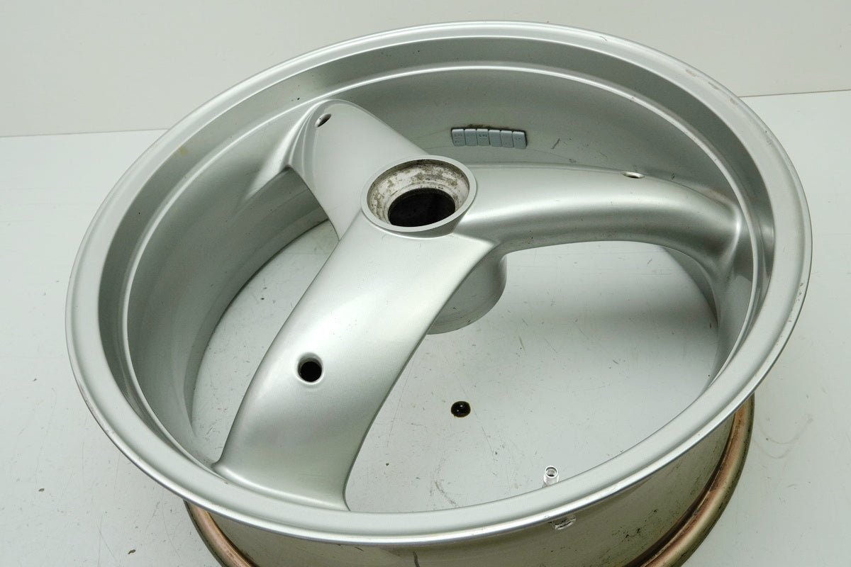 TRIUMPH SPEED TRIPLE 955 i 595 N rear wheel rim accident-free