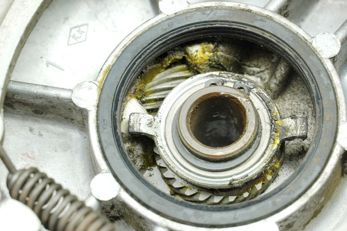 YAMAHA DS7 250 Bremstrommel vorn Bremsanker Tachoantrieb Tachoschnecke für Felge