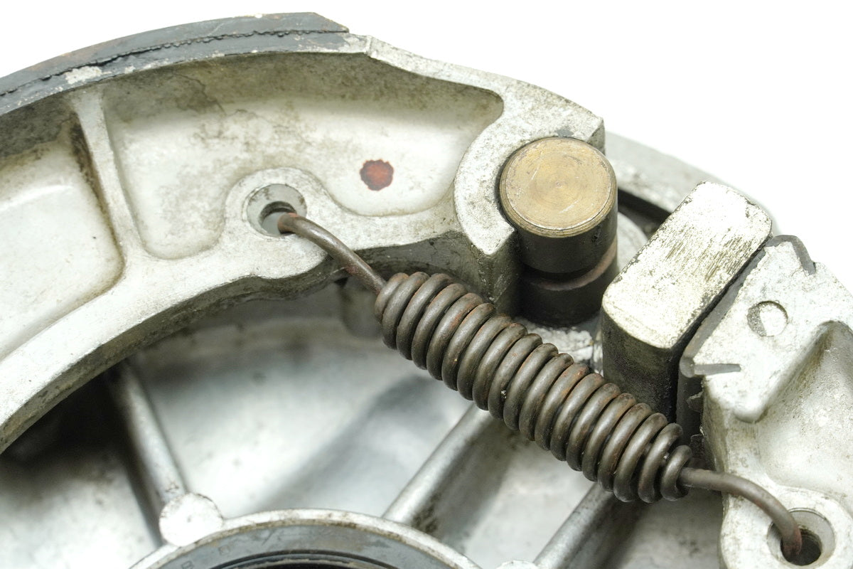 YAMAHA DS7 250 Bremstrommel vorn Bremsanker Tachoantrieb Tachoschnecke für Felge