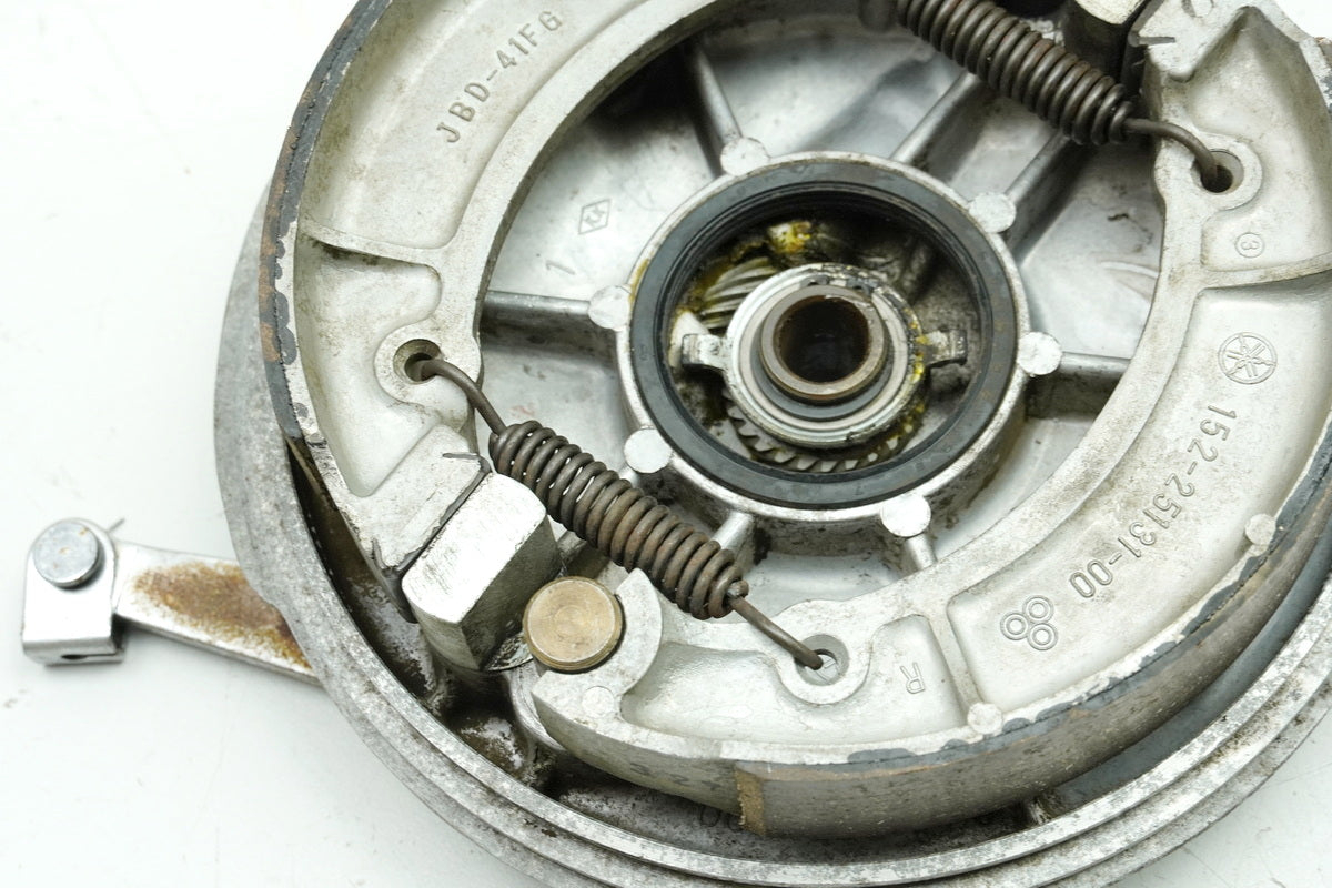 YAMAHA DS7 250 Bremstrommel vorn Bremsanker Tachoantrieb Tachoschnecke für Felge