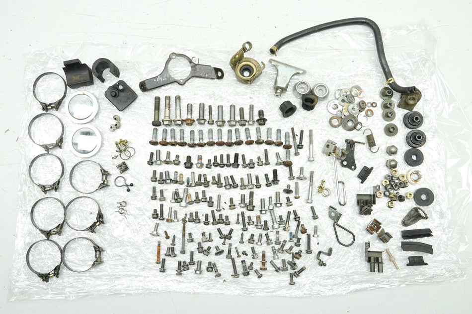 YAMAHA VMX-12 VMAX 1200 2WE Schrauben Muttern Kleinteile für Rahmen Verkleidung