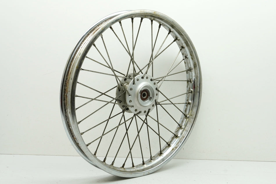 SUZUKI GN 125 NF41 Llanta delantera Rueda delantera J 18 x 1.60 Buje Takasago