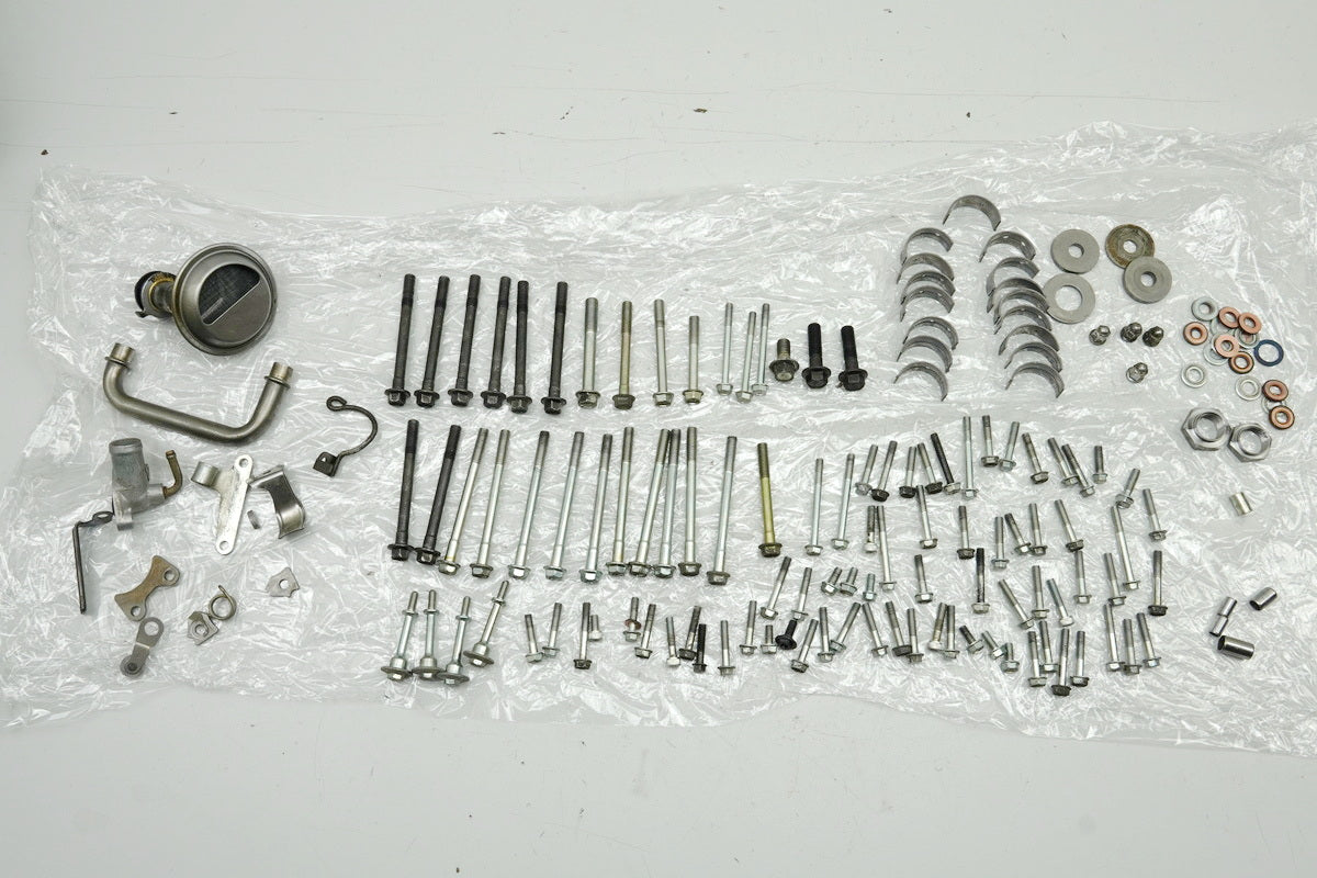 HONDA CB 500 PC32 Tornillos y piezas pequeñas - para motor