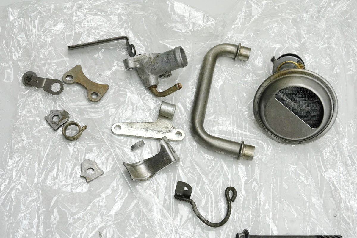 HONDA CB 500 PC32 Tornillos y piezas pequeñas - para motor