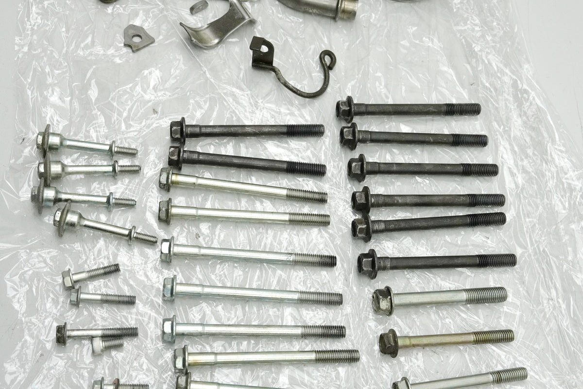 HONDA CB 500 PC32 Tornillos y piezas pequeñas - para motor