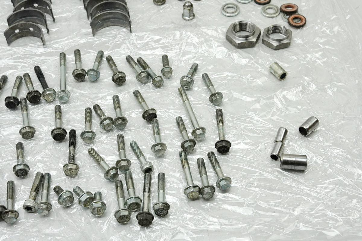 HONDA CB 500 PC32 Tornillos y piezas pequeñas - para motor