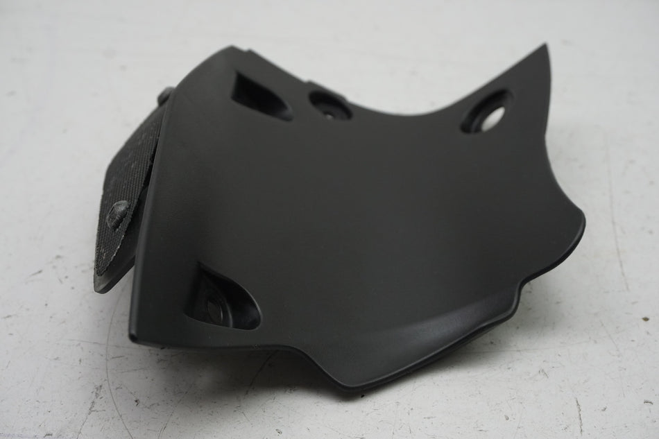 YAMAHA MT 125 A RE39 Verkleidung Tank rechts innen Abdeckung Cover Blende Bug