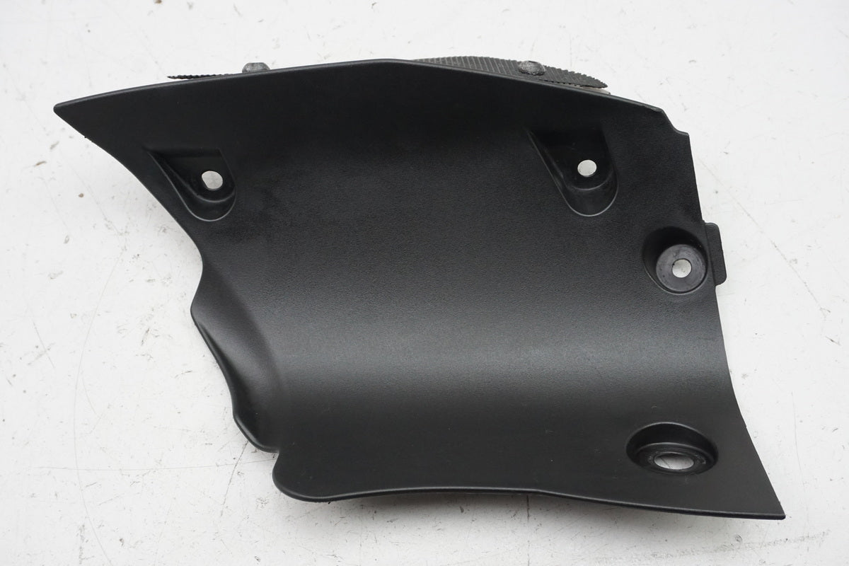 YAMAHA MT 125 A RE39 Fairing Tank right inner cover trim panel