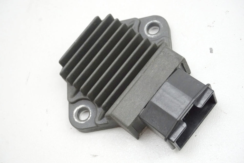 HONDA VTR 1000 SC36 FIRESTORM Regulador de voltaje Rectificador