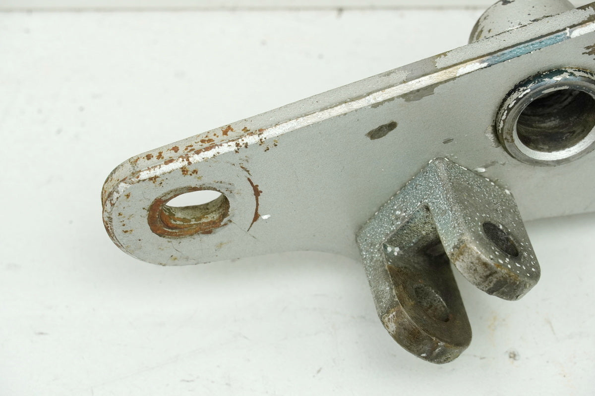 SUZUKI RG 125 NF12B GAMMA Footrest Carrier Rider Right Holder Footrest Plate
