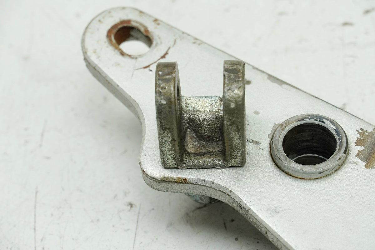 SUZUKI RG 125 NF12B GAMMA Footrest Carrier Rider Right Holder Footrest Plate
