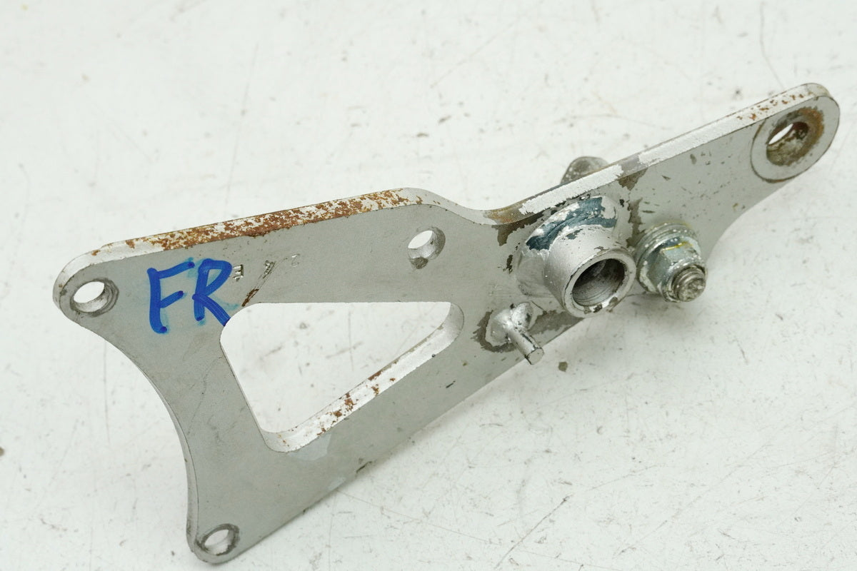SUZUKI RG 125 NF12B GAMMA Footrest Carrier Rider Right Holder Footrest Plate