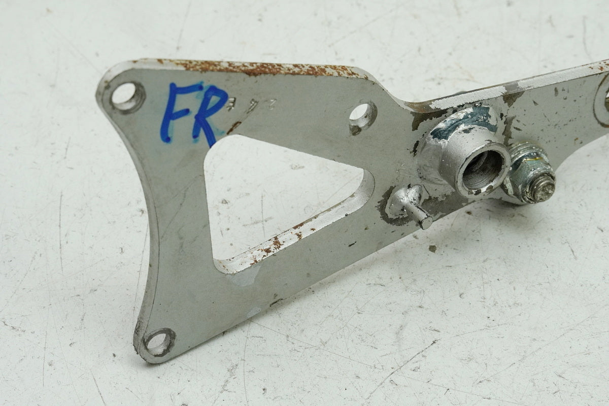 SUZUKI RG 125 NF12B GAMMA Footrest Carrier Rider Right Holder Footrest Plate