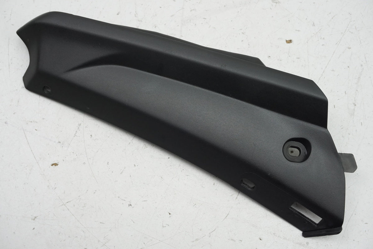 YAMAHA MT 125 A RE39 Fairing Rear Right Lower Cover Trim