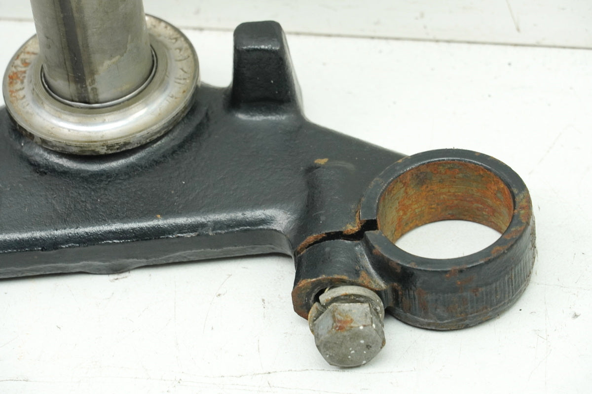 SUZUKI RG 125 NF12B GAMMA Lower Triple Clamp (for Fork Stanchion)