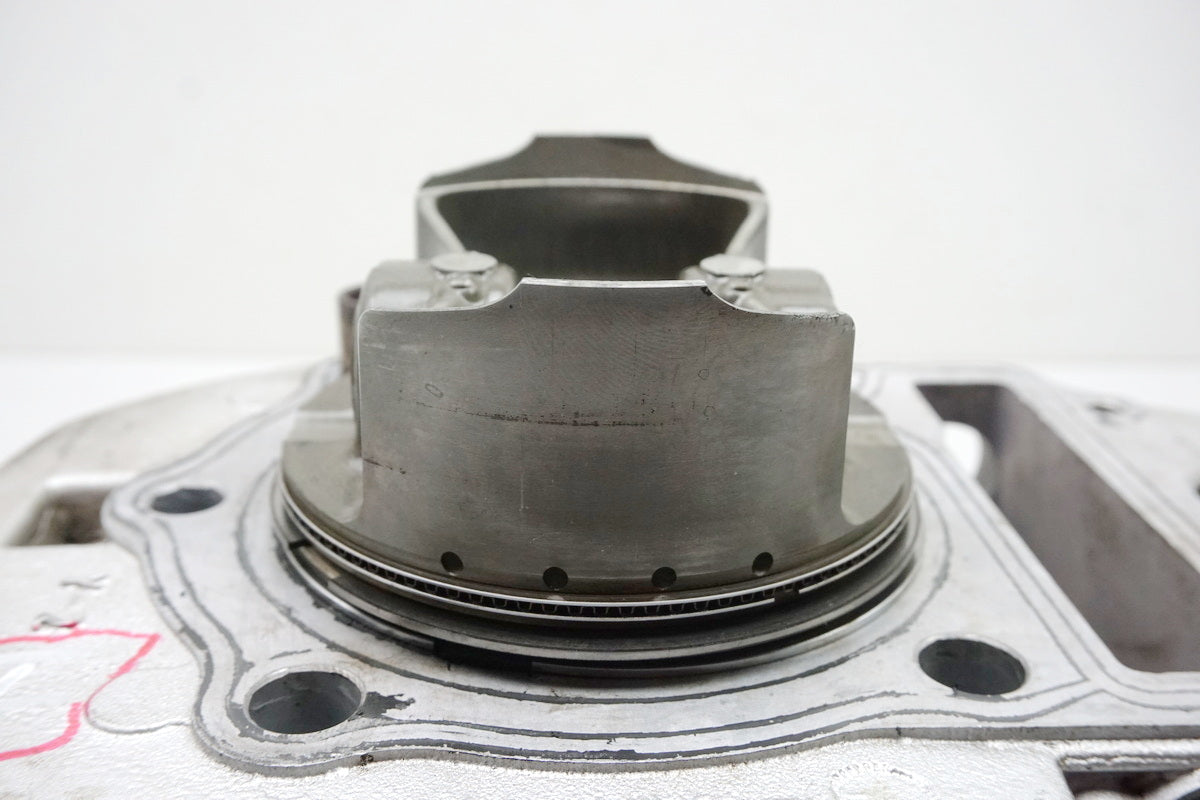 YAMAHA XVS 1100 VP05 DRAG STAR Front Cylinder & Piston