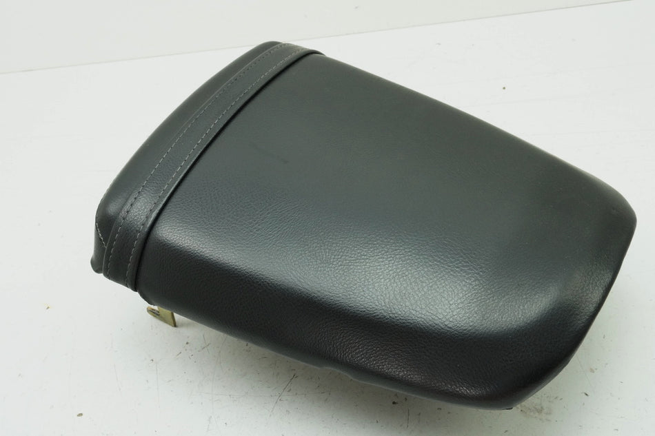 TRIUMPH SPEED TRIPLE 955 i 595 N Soziussitz Sitz hinten Beifahrer Seat T2304880