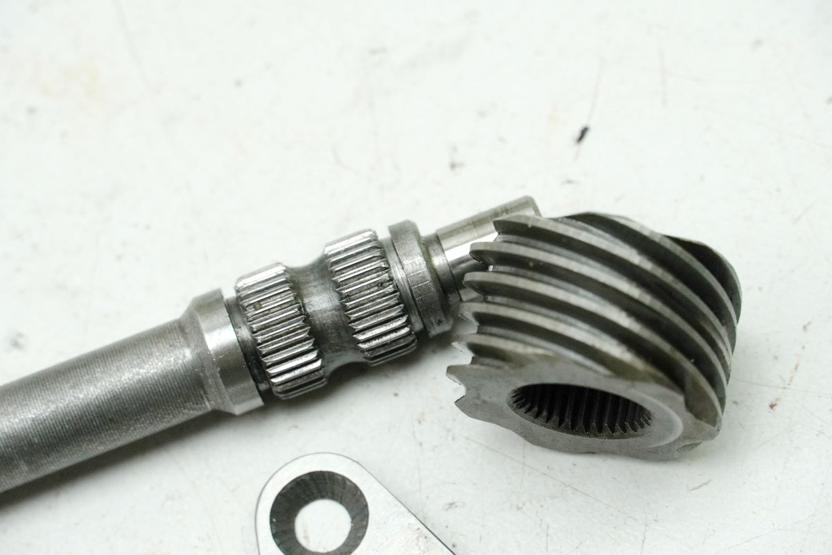 YAMAHA DS7 250 Eje del velocímetro del embrague del piñón (para el motor)