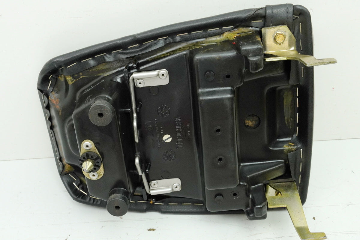 TRIUMPH SPEED TRIPLE 955 i 595 N Soziussitz Sitz hinten Beifahrer Seat T2304880