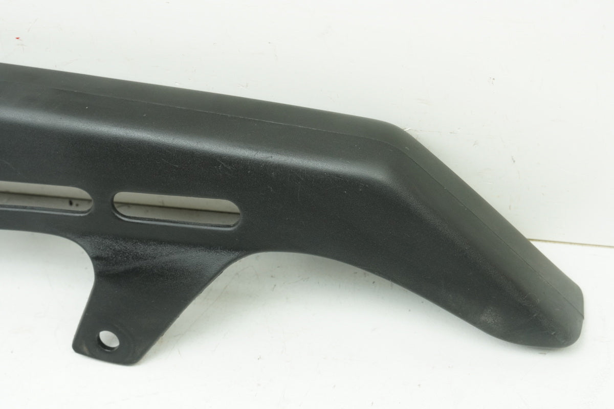 SUZUKI RG 125 NF12B GAMMA Kettenschutz original Kettenkasten Abdeckung Schwinge