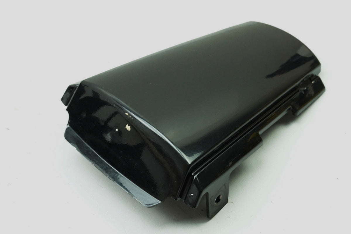 TRIUMPH SPEED TRIPLE 955 i 595 N Cubierta embellecedor trasero central T2304830