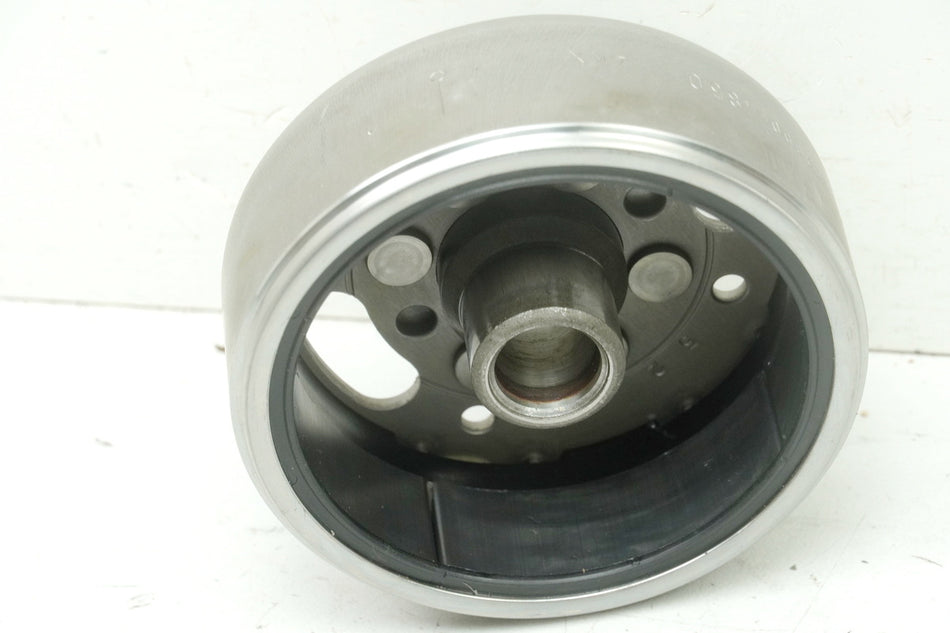 SUZUKI RG 125 NF12B GAMMA Rotor de lima original alternador volante magnético volante