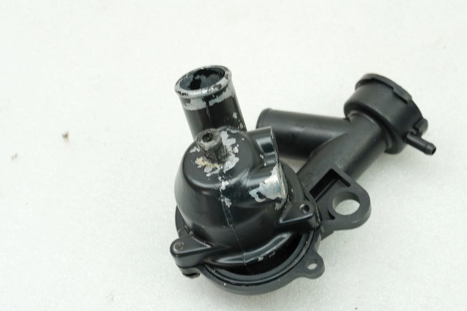 KAWASAKI ZX-7R ZX750P Carcasa del termostato (para el termostato del circuito de refrigeración) 96-03
