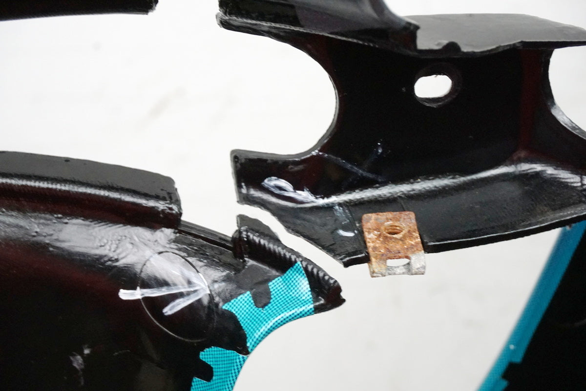 HONDA CBR 1000 SC24 Side Fairing Left Cover 64360-MZ2A-0000