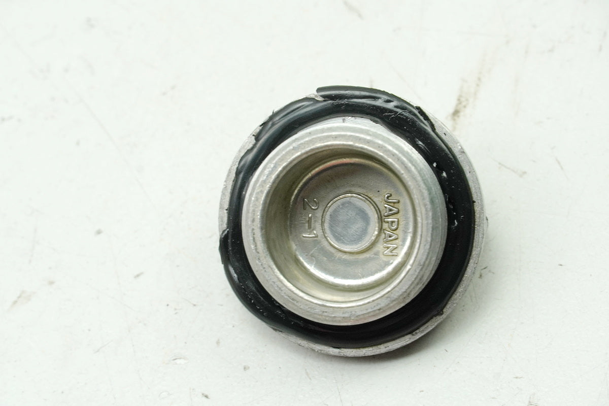 KAWASAKI Z 750 E KZ750E Oil Filler Cap Cover Screw Oil