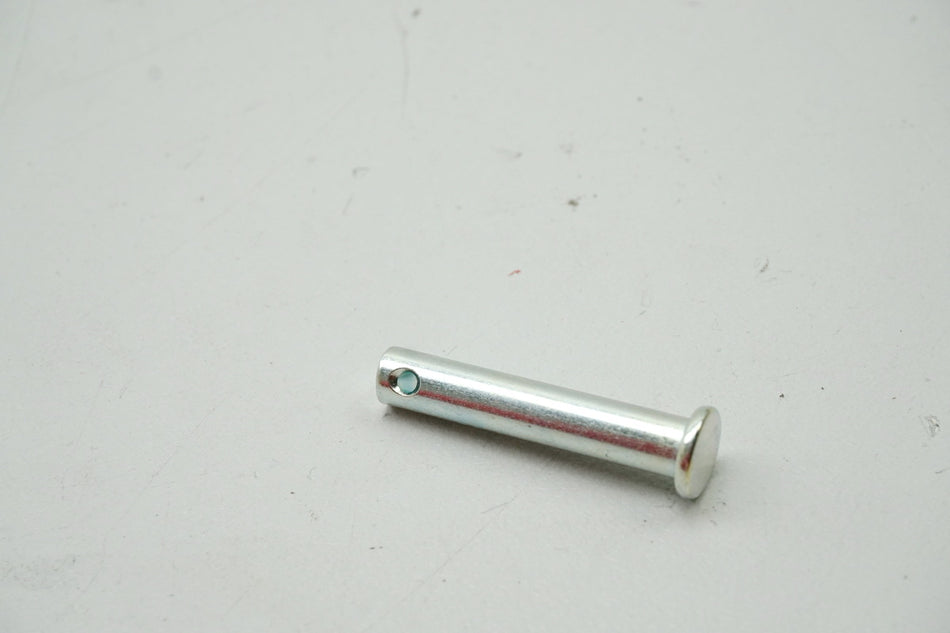 Yamaha Screw Pin Holder Footpeg Fixing original 91701-06032 DT TW - NEW
