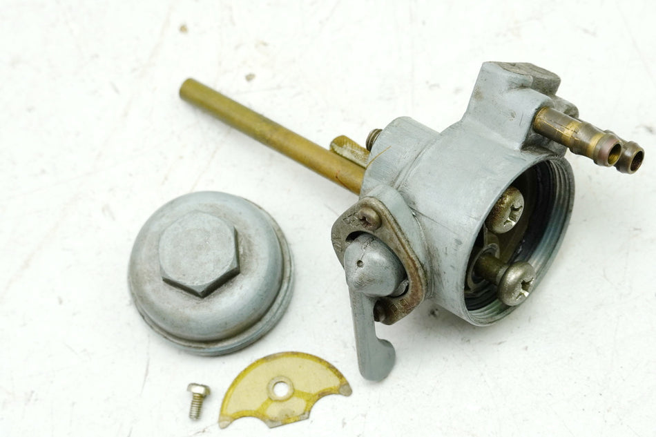 YAMAHA DS7 250 Grifo de gasolina original (para el tanque de combustible)