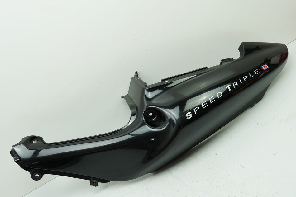 TRIUMPH SPEED TRIPLE 955 i 595 N Carenado trasero izquierdo Cubierta Tapa T2304790