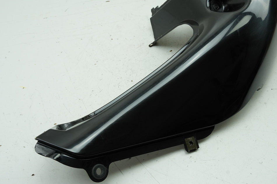 TRIUMPH SPEED TRIPLE 955 i 595 N Carenado trasero izquierdo Cubierta Tapa T2304790
