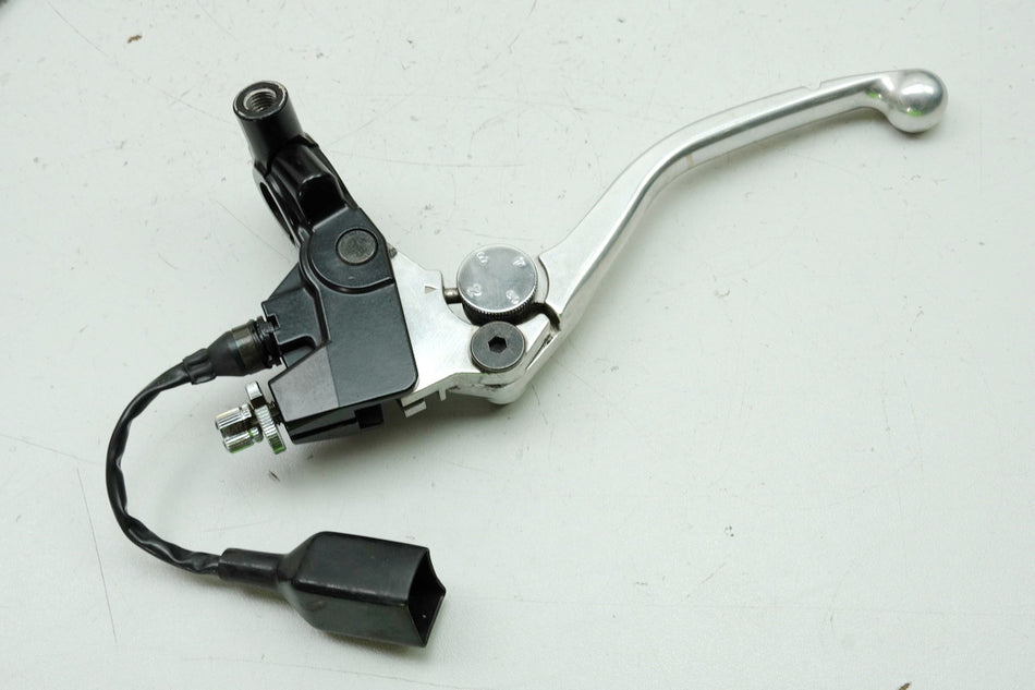 TRIUMPH SPEED TRIPLE 955 i 595 N Kupplungsarmatur Halter Kupplungshebel 2046583