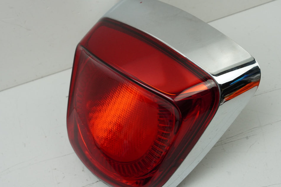 VESPA Primavera 50 4T 3V i-Get Luz trasera 1D002118 Piloto trasero