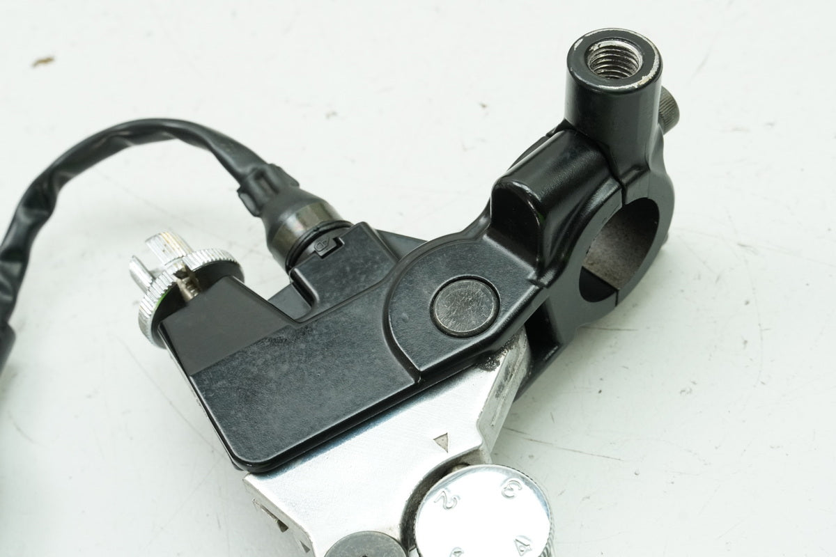 TRIUMPH SPEED TRIPLE 955 i 595 N Kupplungsarmatur Halter Kupplungshebel 2046583