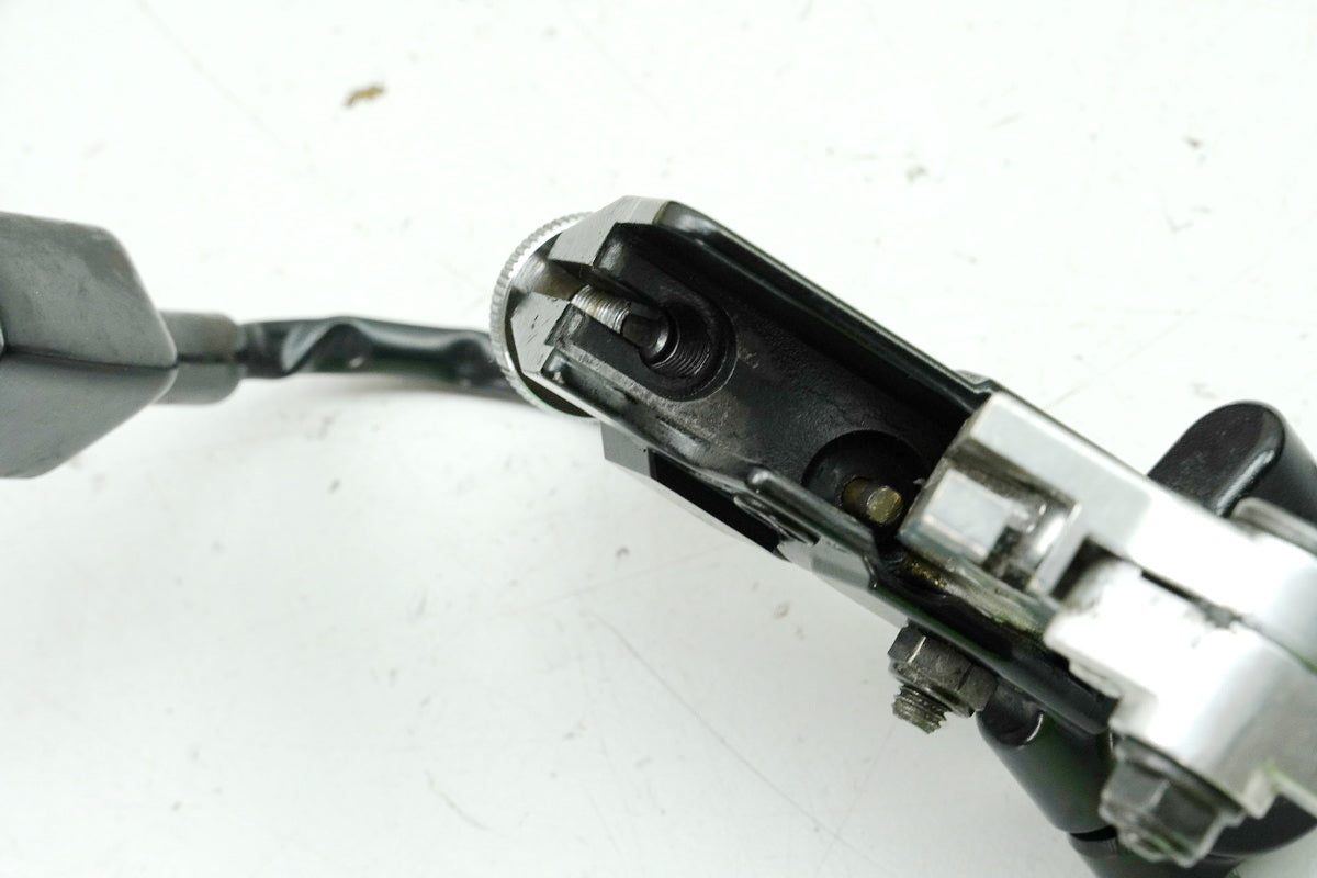 TRIUMPH SPEED TRIPLE 955 i 595 N Kupplungsarmatur Halter Kupplungshebel 2046583
