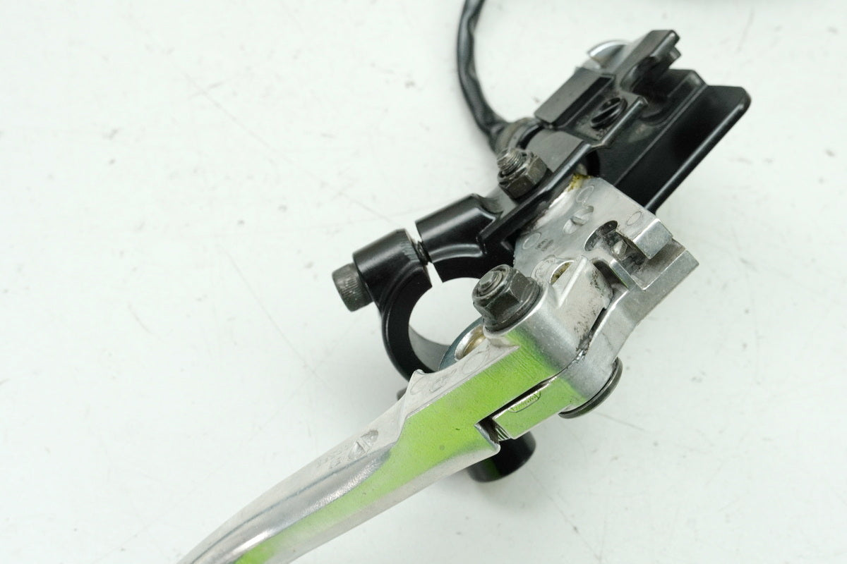 TRIUMPH SPEED TRIPLE 955 i 595 N Kupplungsarmatur Halter Kupplungshebel 2046583