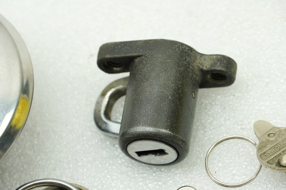 SUZUKI GN 125 NF41 Tapón de depósito original, cerradura de manillar, llave (para depósito)