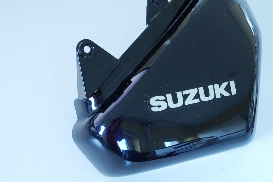 SUZUKI VL 125 WVA4 Tapa lateral derecha Cubierta Embellecedor Carenado