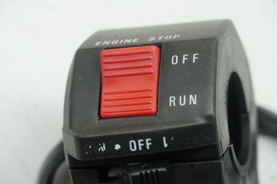 SUZUKI RG 125 NF12B GAMMA Interruptor de manillar derecho Interruptor de parada de emergencia Interruptor de apagado