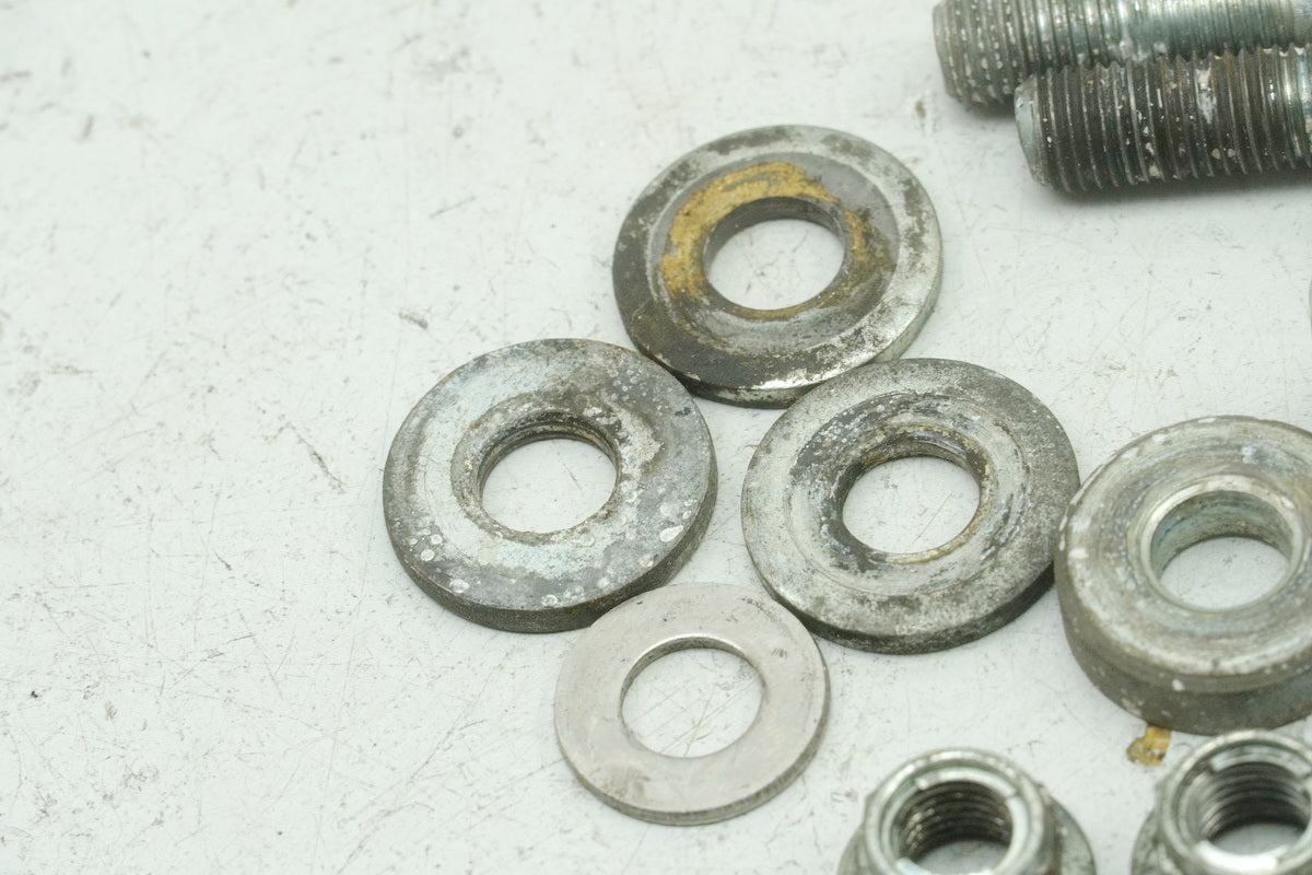 SUZUKI RG 125 NF12B GAMMA Bracket Engine Axle Bolts Screws Engine Mount