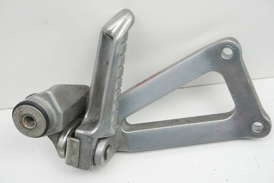 KAWASAKI ZR7 ZR750F Estribera trasera derecha Soporte estribera Soporte de estribera