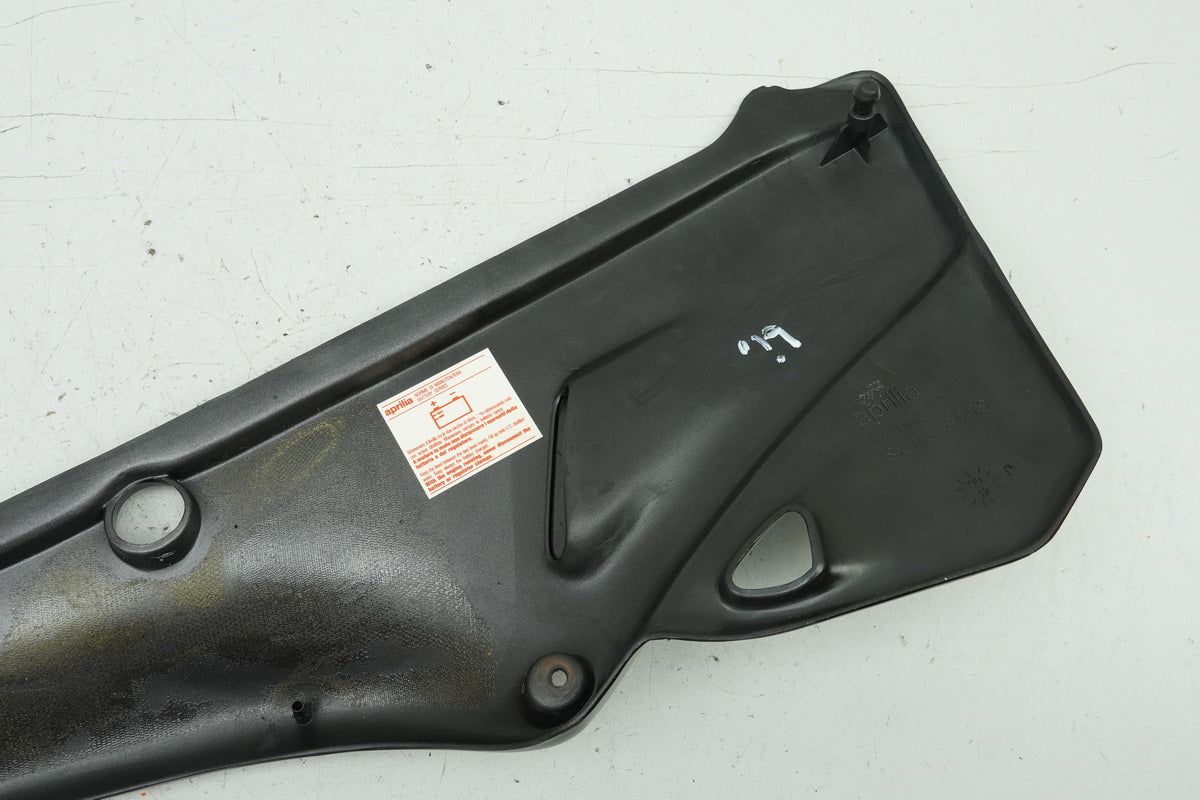 Aprilia Pegaso 650 GA (MX) Seitendeckel links Abdeckung Cover Verlkleidung